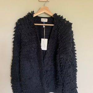 Universal thread sweater - brand new